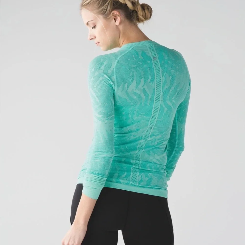 LULULEMON SEAWHEEZE SWIFTLY TECH LS CREW HEATHERED BALI BREEZE SIZE 6